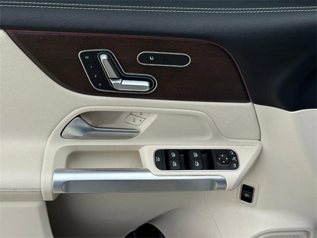 Certified 2022 Mercedes-Benz GLB 250 4MATIC image 17