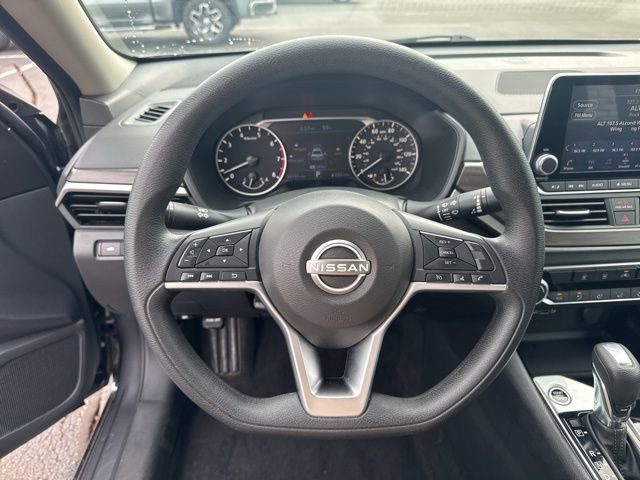Used 2024 Nissan Altima 2.5 SV image 12