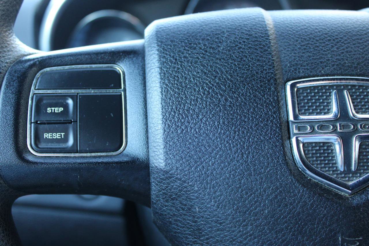 Used 2014 Dodge Avenger SE image 17