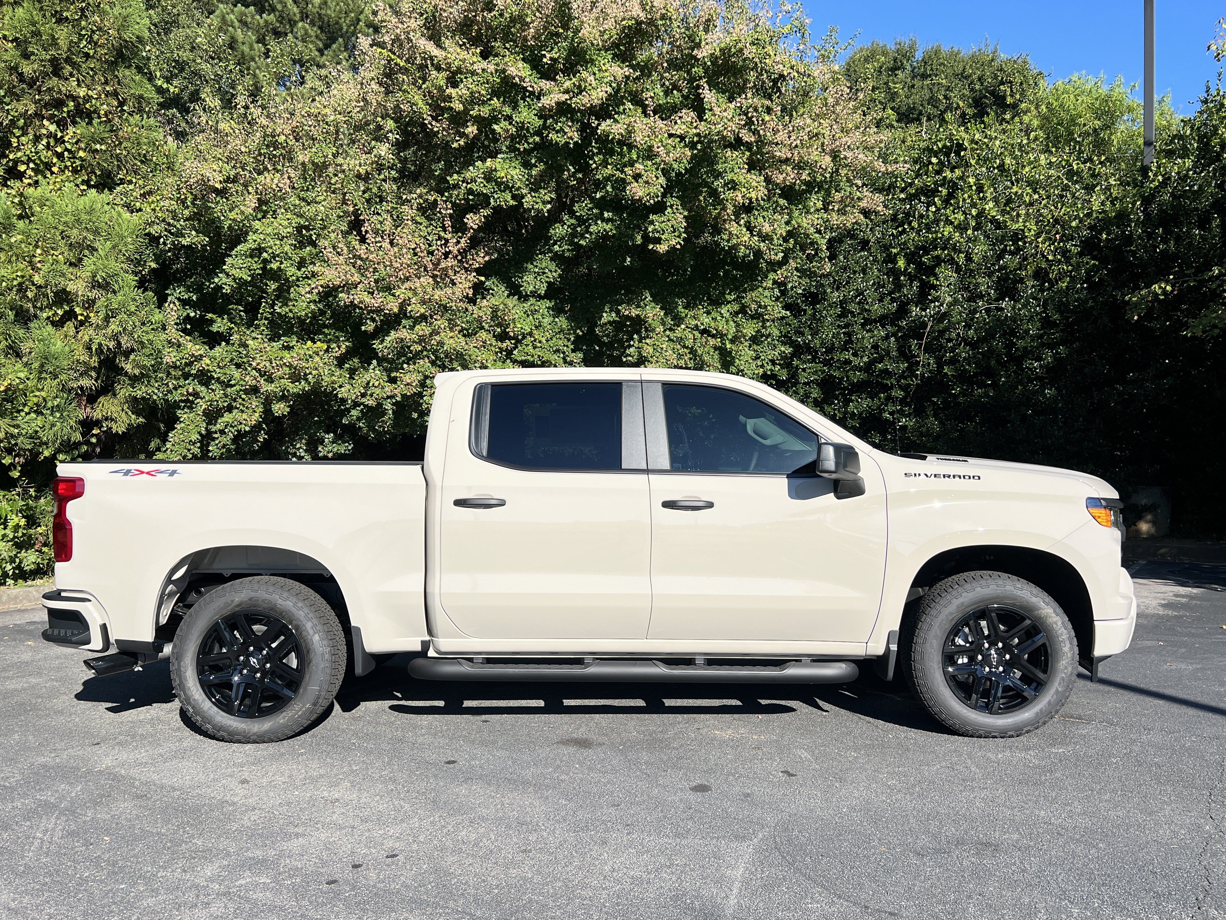 New 2026 Chevrolet Silverado 1500 Custom w/ Turbomax Blackout Package AWD/4WD image 10