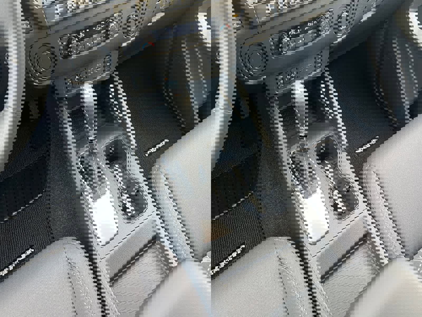 Certified 2025 Nissan Frontier SV w/ SV Convenience Package image 26