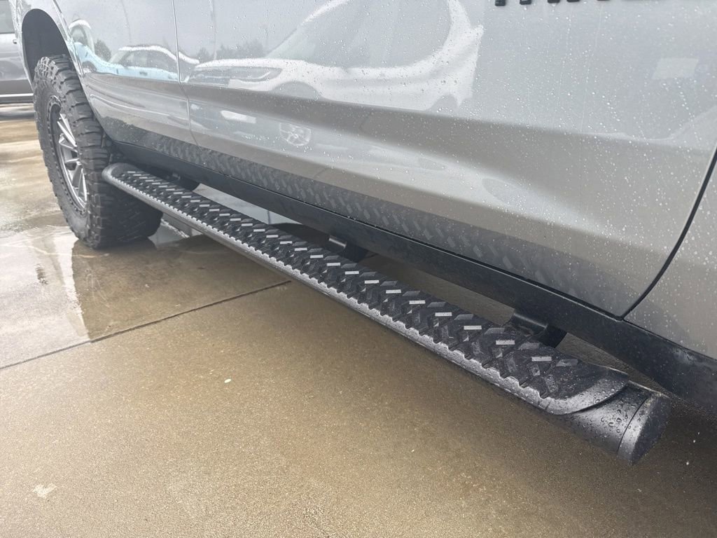 Used 2024 Chevrolet Tahoe Z71 w/ Luxury Package image 9