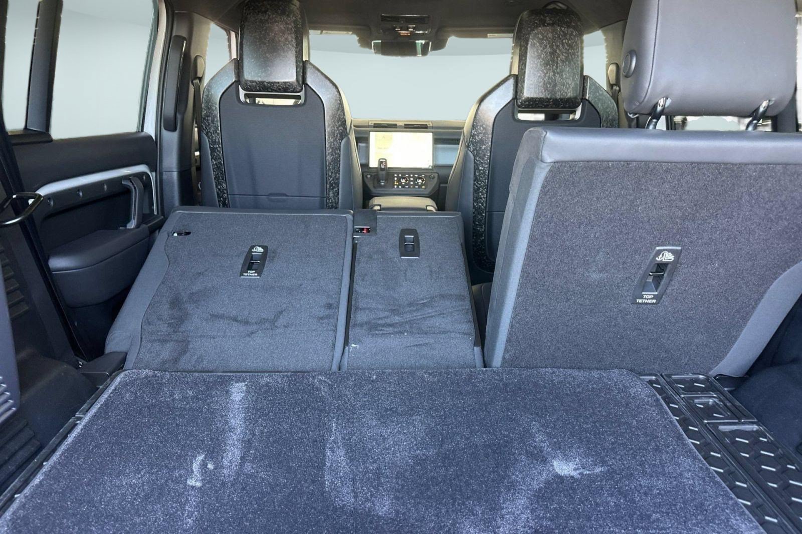 New 2026 Land Rover Defender 110 OCTA AWD/4WD image 23