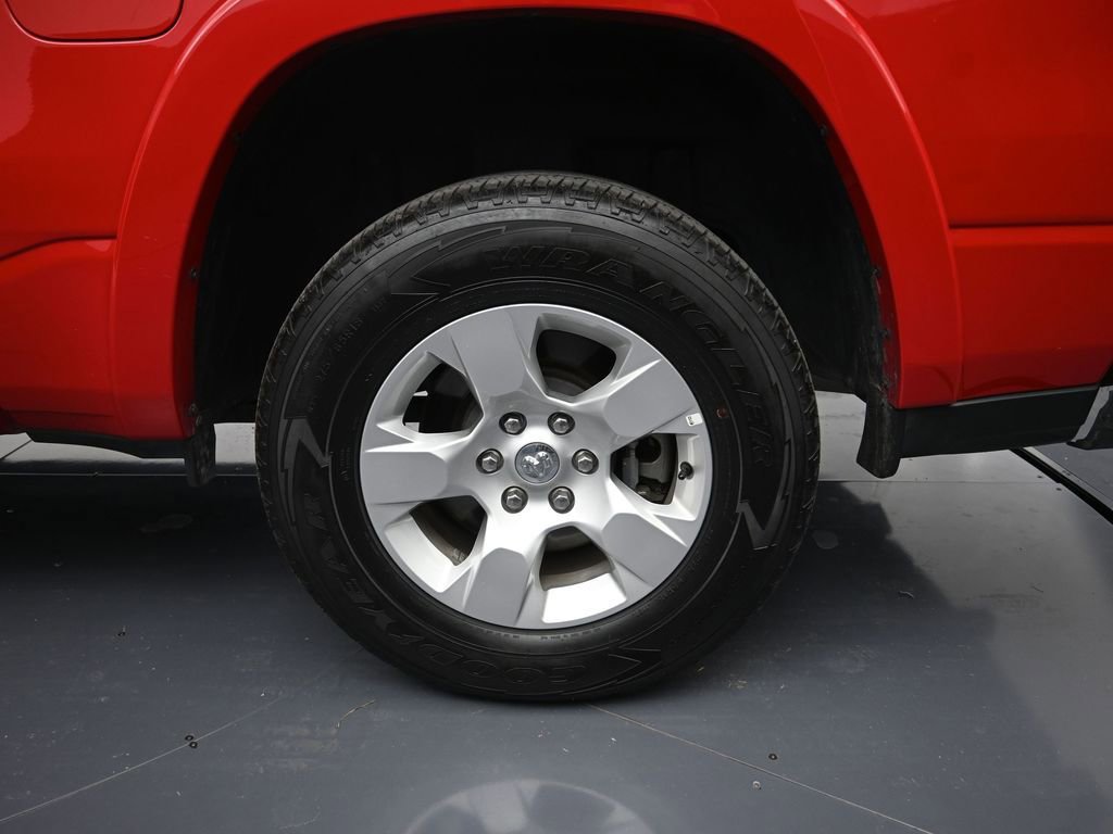 Used 2025 RAM 1500 Big Horn AWD/4WD image 9