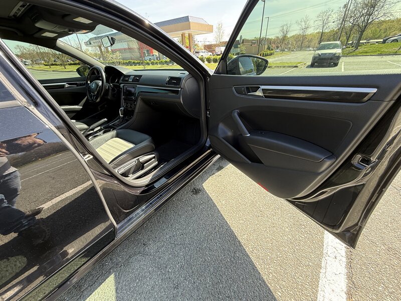 Used 2018 Volkswagen Passat 3.6 image 10