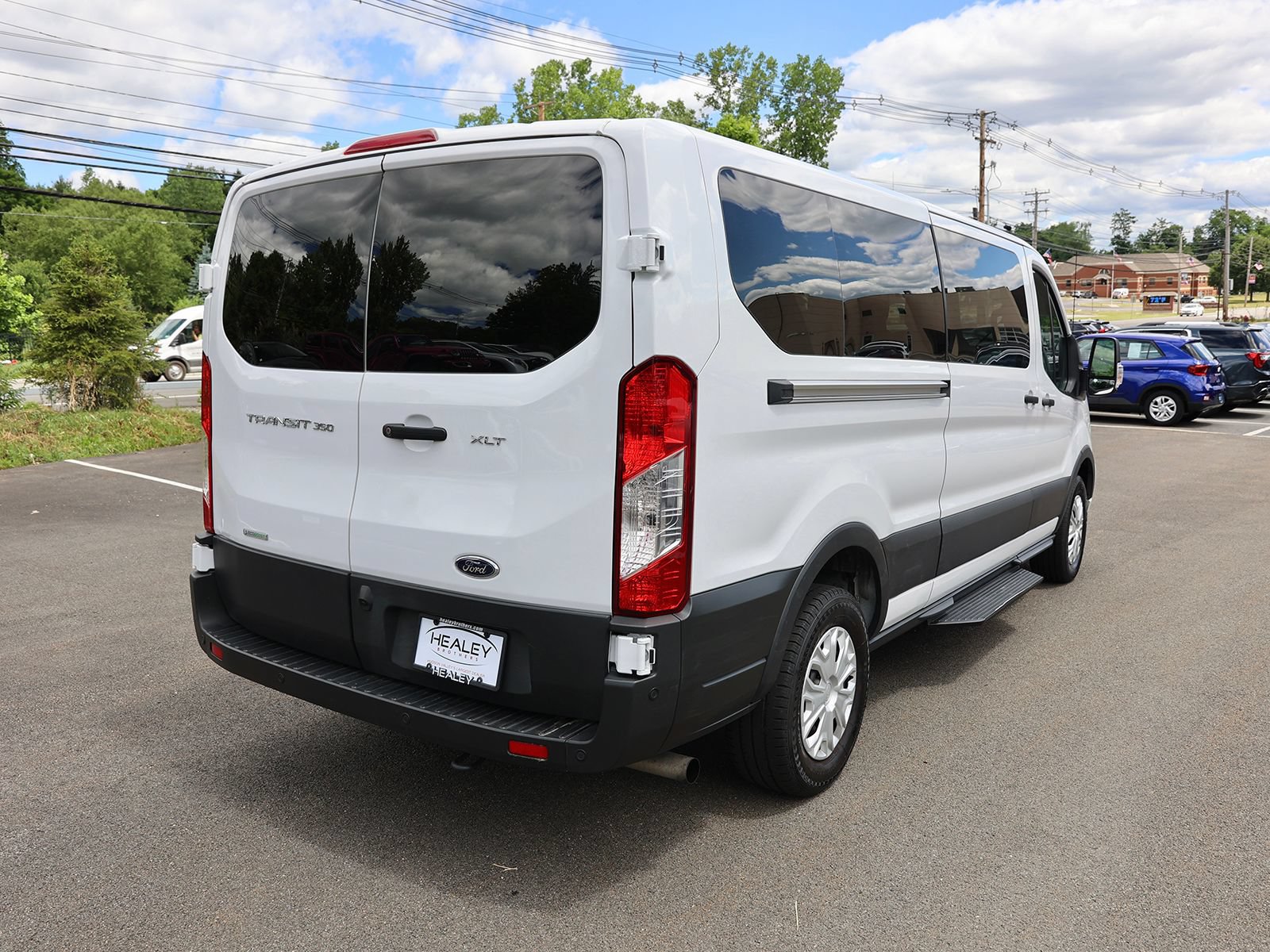 Used 2025 Ford Transit 350 XLT RWD image 7