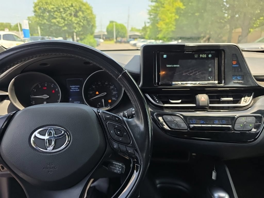Used 2018 Toyota C-HR XLE FWD image 22