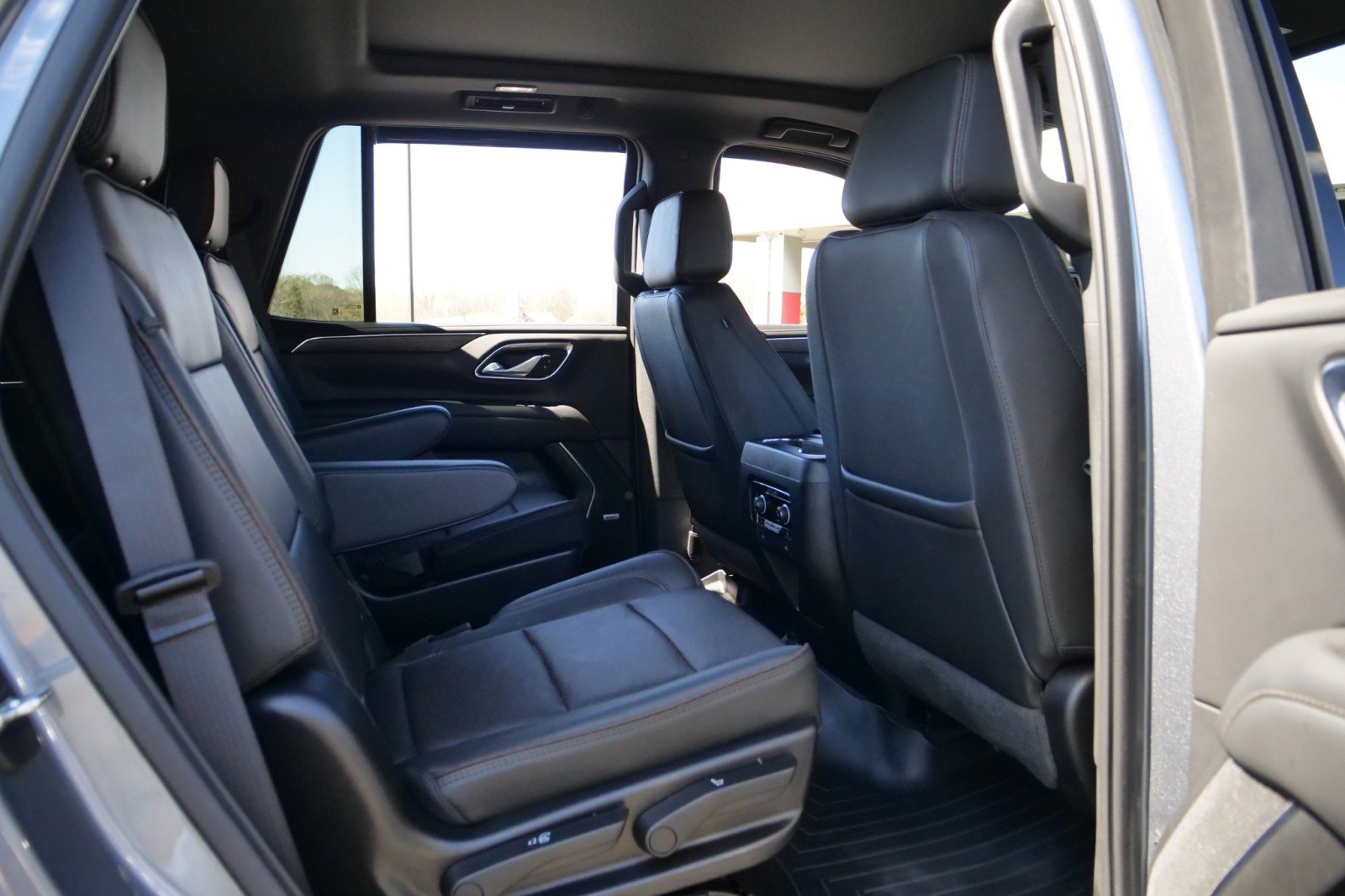 Used 2022 Chevrolet Tahoe High Country AWD/4WD image 37