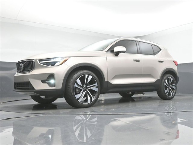 Used 2024 Volvo XC40 B5 Plus w/ Protection Package Premier image 38