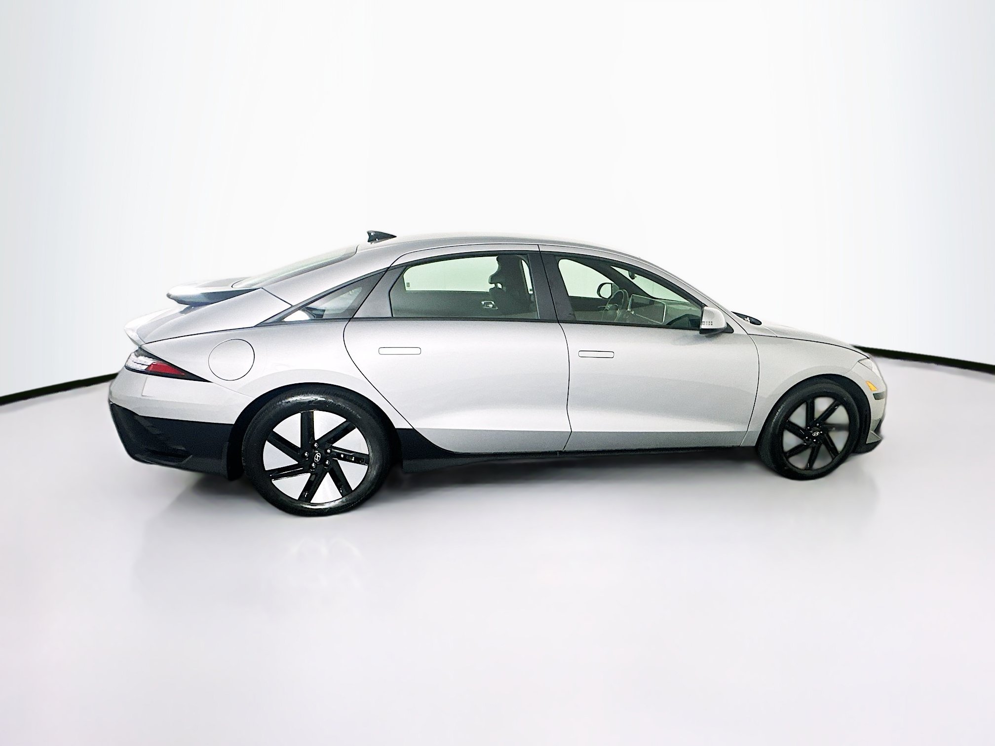 Used 2024 Hyundai Ioniq 6 SE RWD image 10