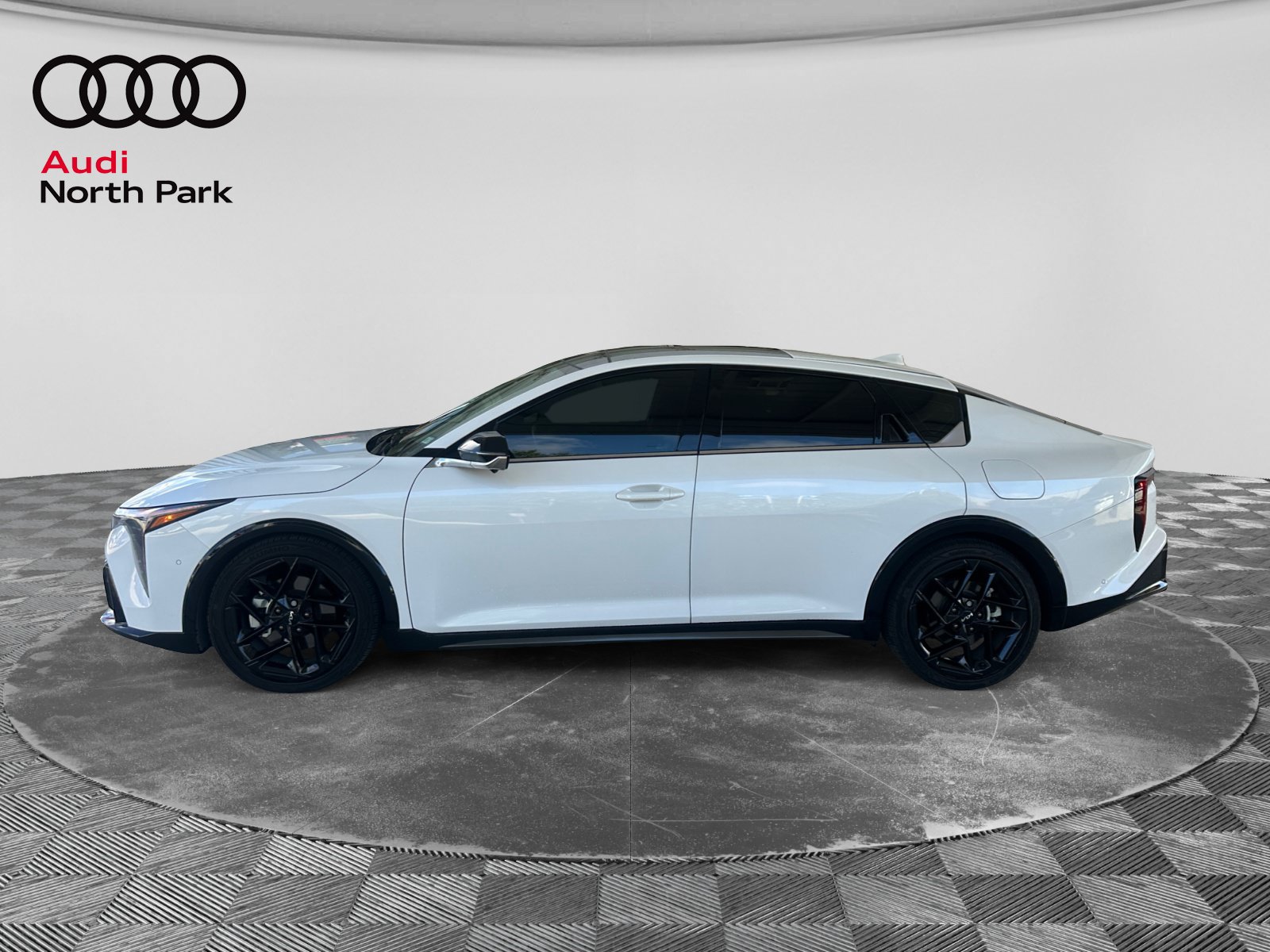 Used 2025 Kia K4 GT-Line Turbo FWD image 2