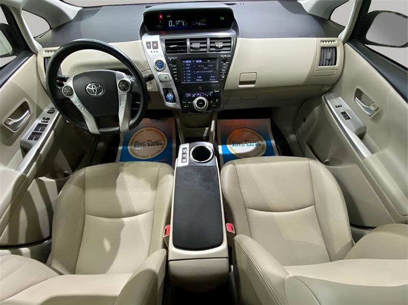 Used 2014 Toyota Prius V Five image 12