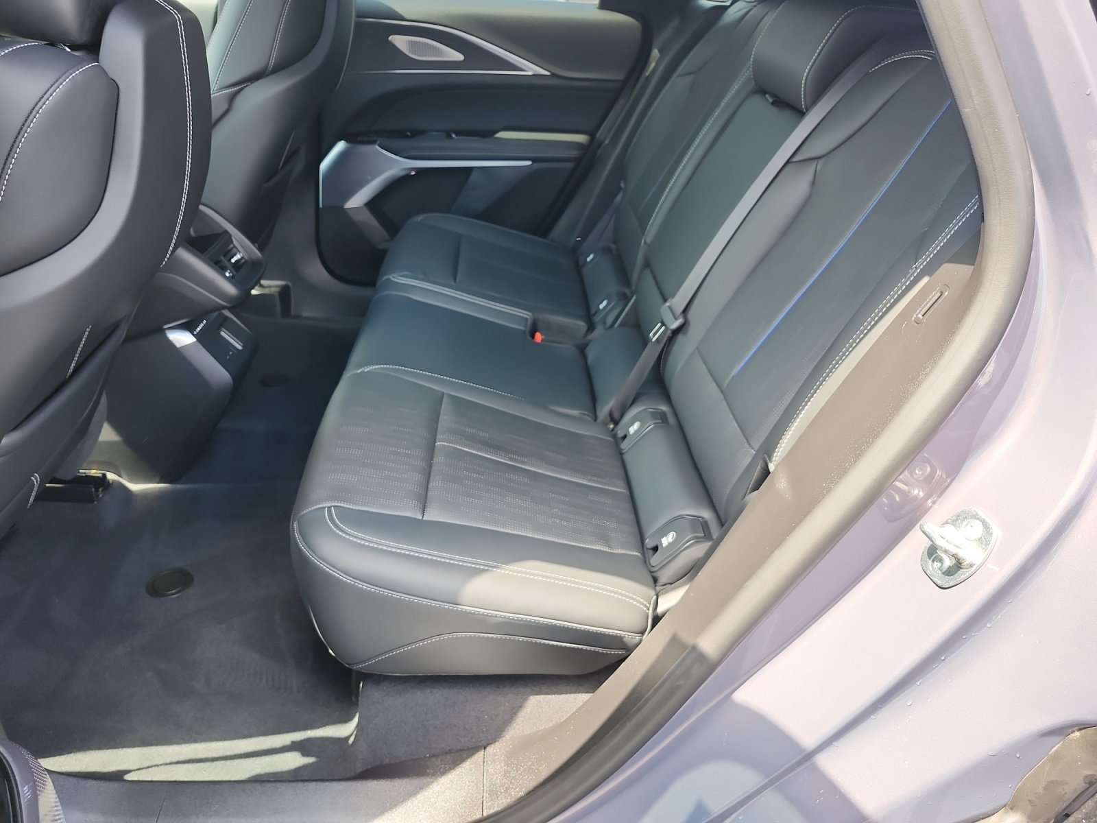 Used 2024 Cadillac Lyriq Sport AWD/4WD image 15