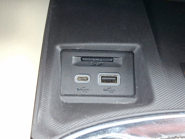 Used 2024 Buick Enclave Avenir w/ Avenir Technology Package image 27