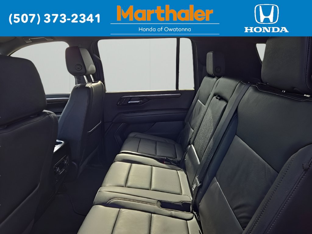 Used 2025 Chevrolet Suburban Z71 AWD/4WD image 12