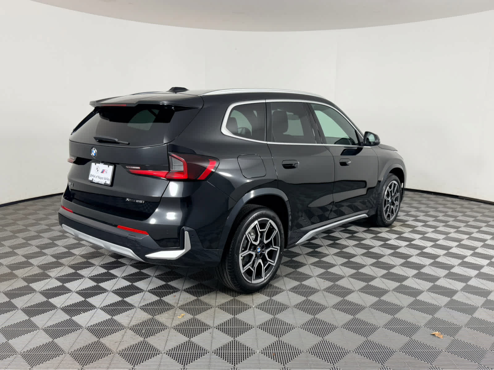 New 2027 BMW X1 xDrive28i AWD/4WD image 3