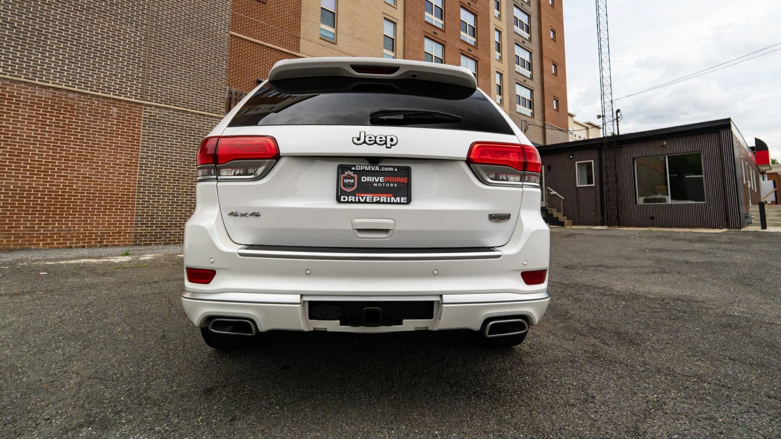 Used 2020 Jeep Grand Cherokee Summit AWD/4WD image 5