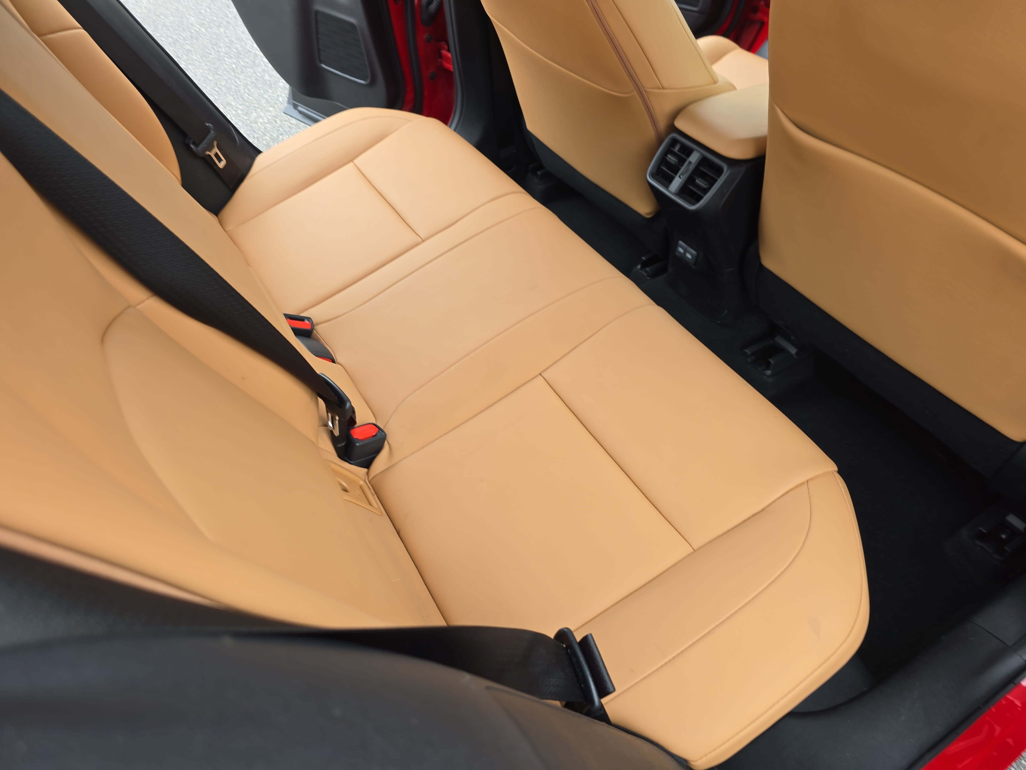 Used 2023 Lexus UX 250h FWD w/ Accessory Package (Z2) image 11