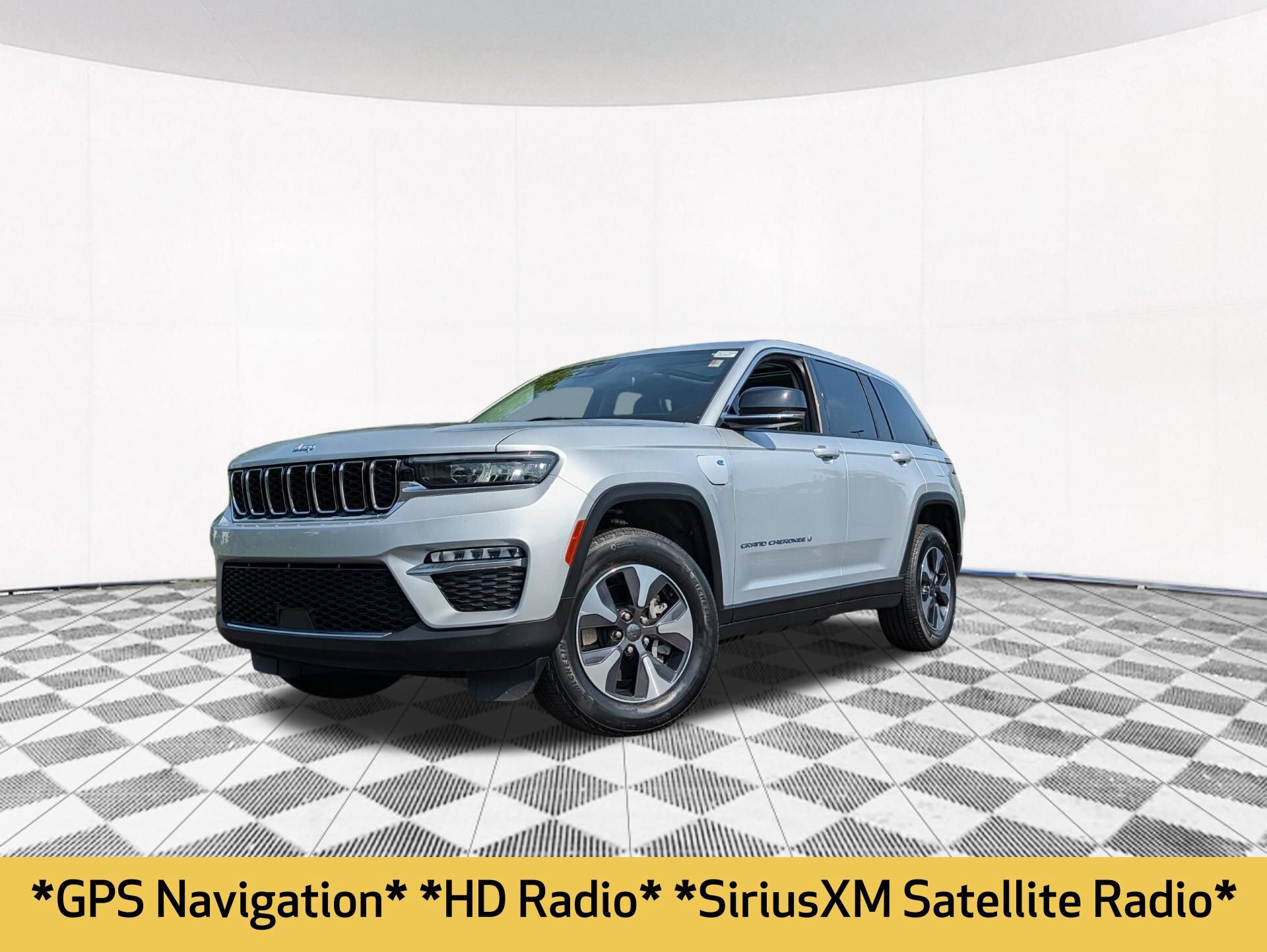 Used 2022 Jeep Grand Cherokee Limited 4xe AWD/4WD image 2