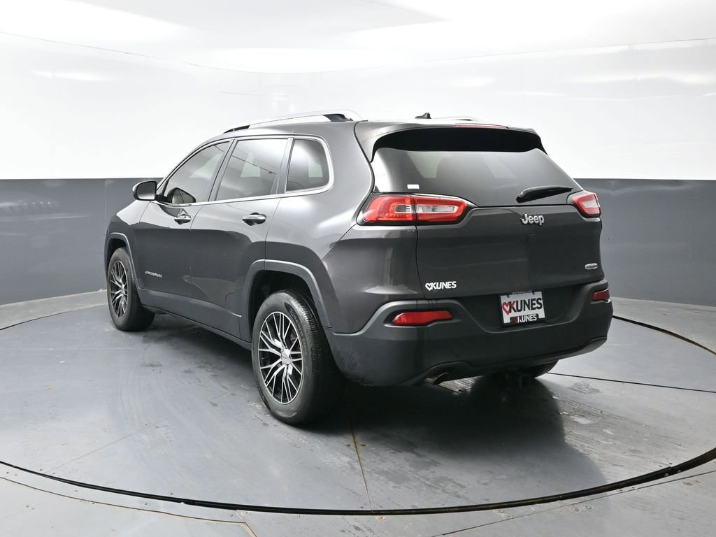 Used 2016 Jeep Cherokee Latitude image 9