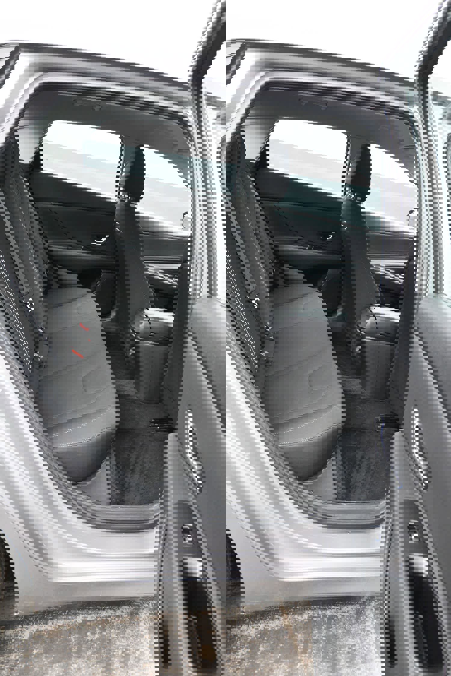 Used 2023 Hyundai Elantra SEL w/ Convenience Package image 12