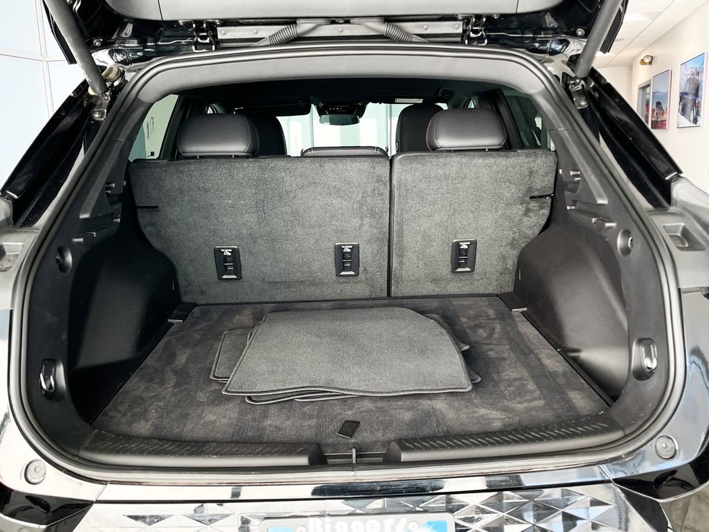 Certified 2024 Chevrolet Equinox EV RS image 30