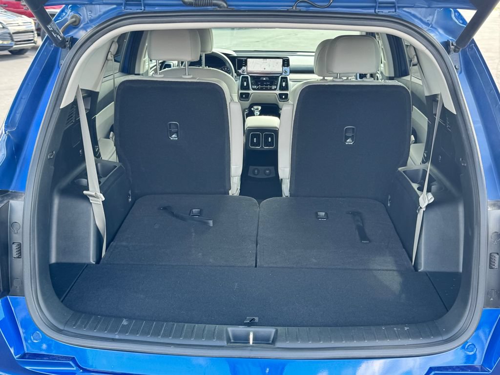 Used 2023 Kia Sorento EX w/ Panoramic Sunroof Package FWD image 17