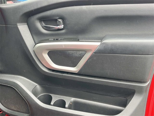 Used 2022 Nissan Titan SV w/ Accessory Utility Package image 22