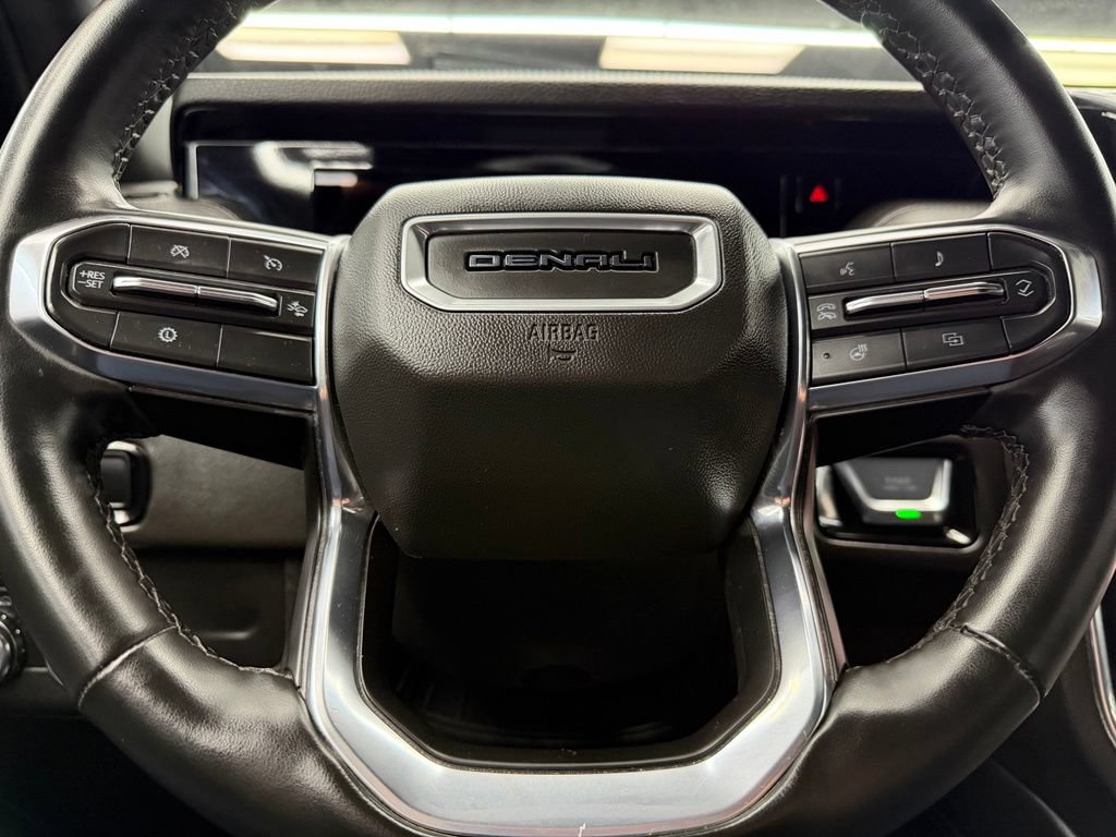 Used 2025 GMC Yukon Denali AWD/4WD image 23
