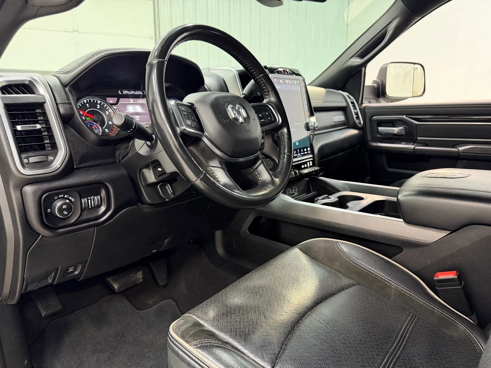 Used 2022 RAM 3500 Laramie w/ Night Edition image 12