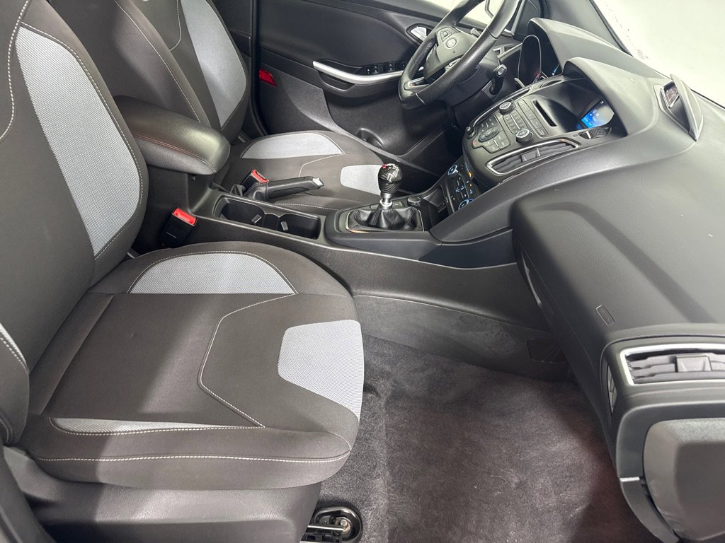 Used 2017 Ford Focus ST image 21