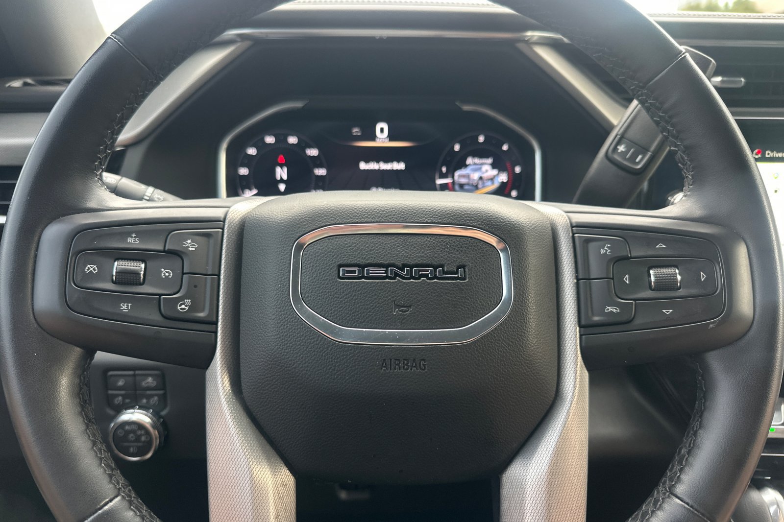 Used 2024 GMC Sierra 2500 Denali w/ Denali Reserve Package AWD/4WD image 33