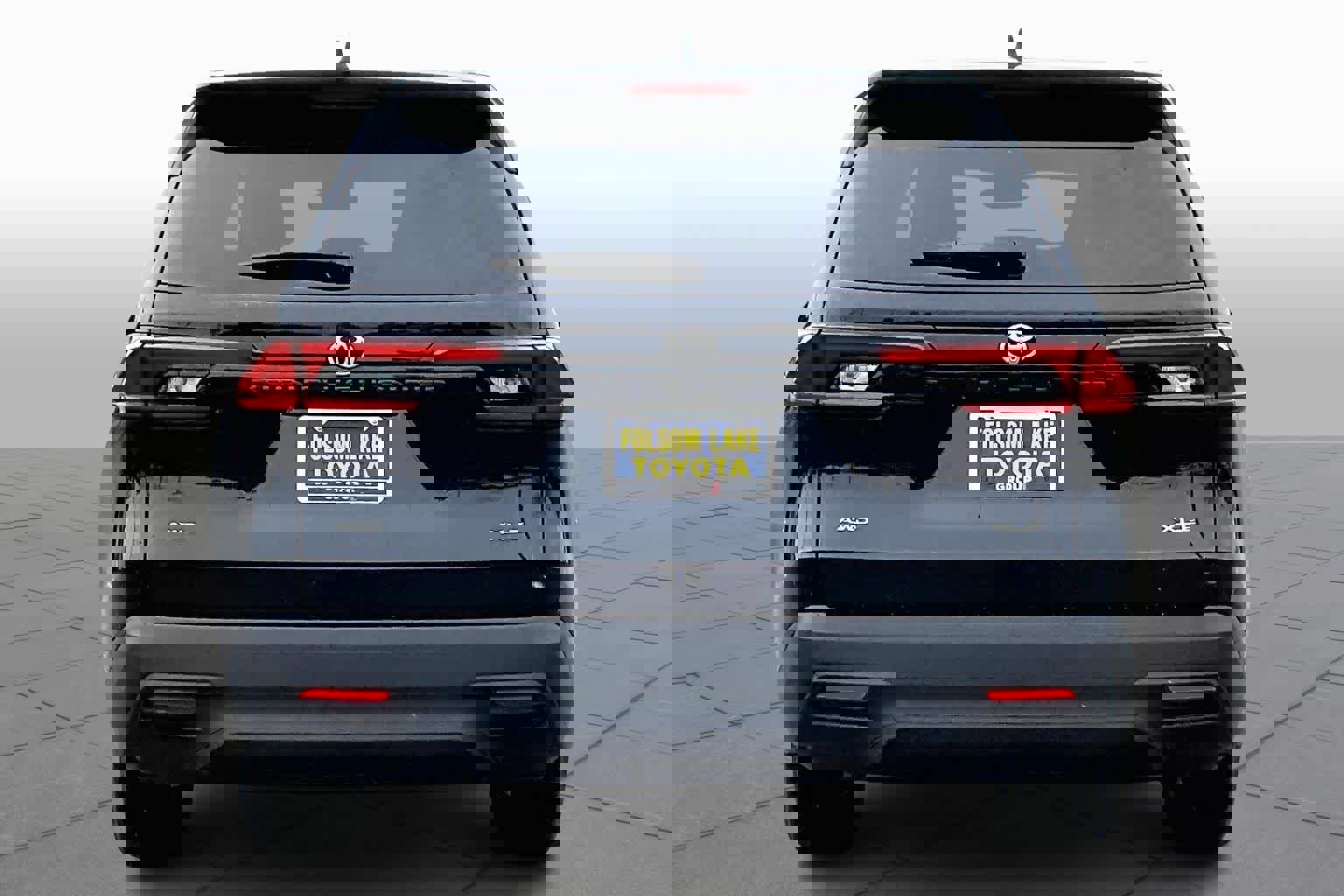 Used 2025 Toyota Grand Highlander AWD image 4