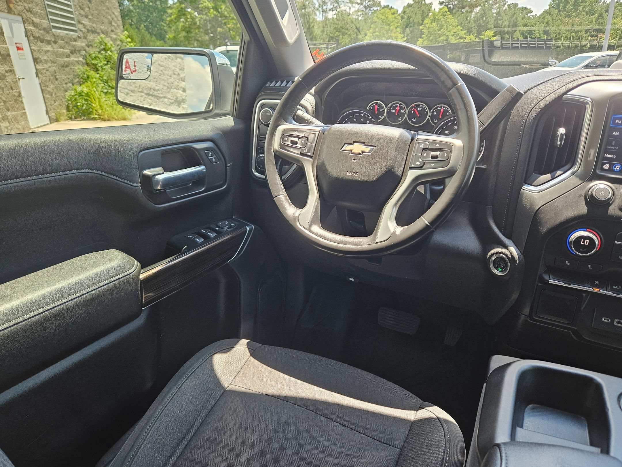 Used 2020 Chevrolet Silverado 1500 LT w/ Texas Edition RWD image 9