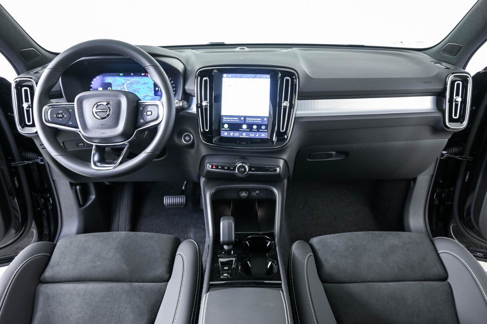 New 2026 Volvo XC40 B5 Ultra w/ Protection Package Premier AWD/4WD image 18