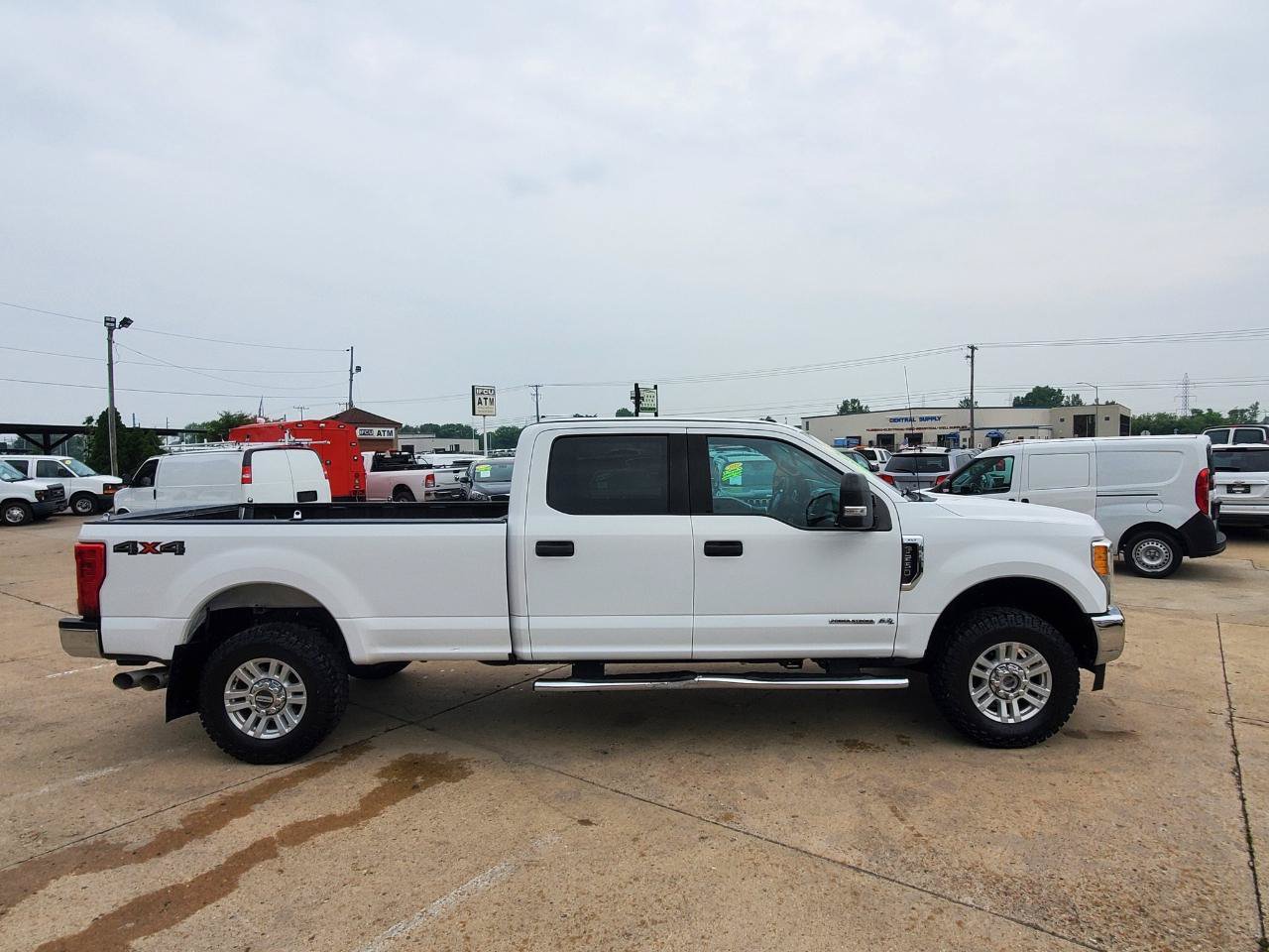 Used 2017 Ford F250 XLT AWD/4WD image 5