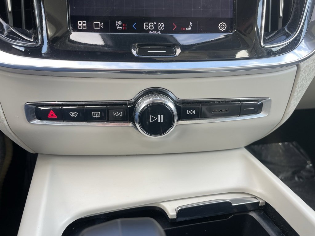 Used 2024 Volvo S60 B5 Core image 11