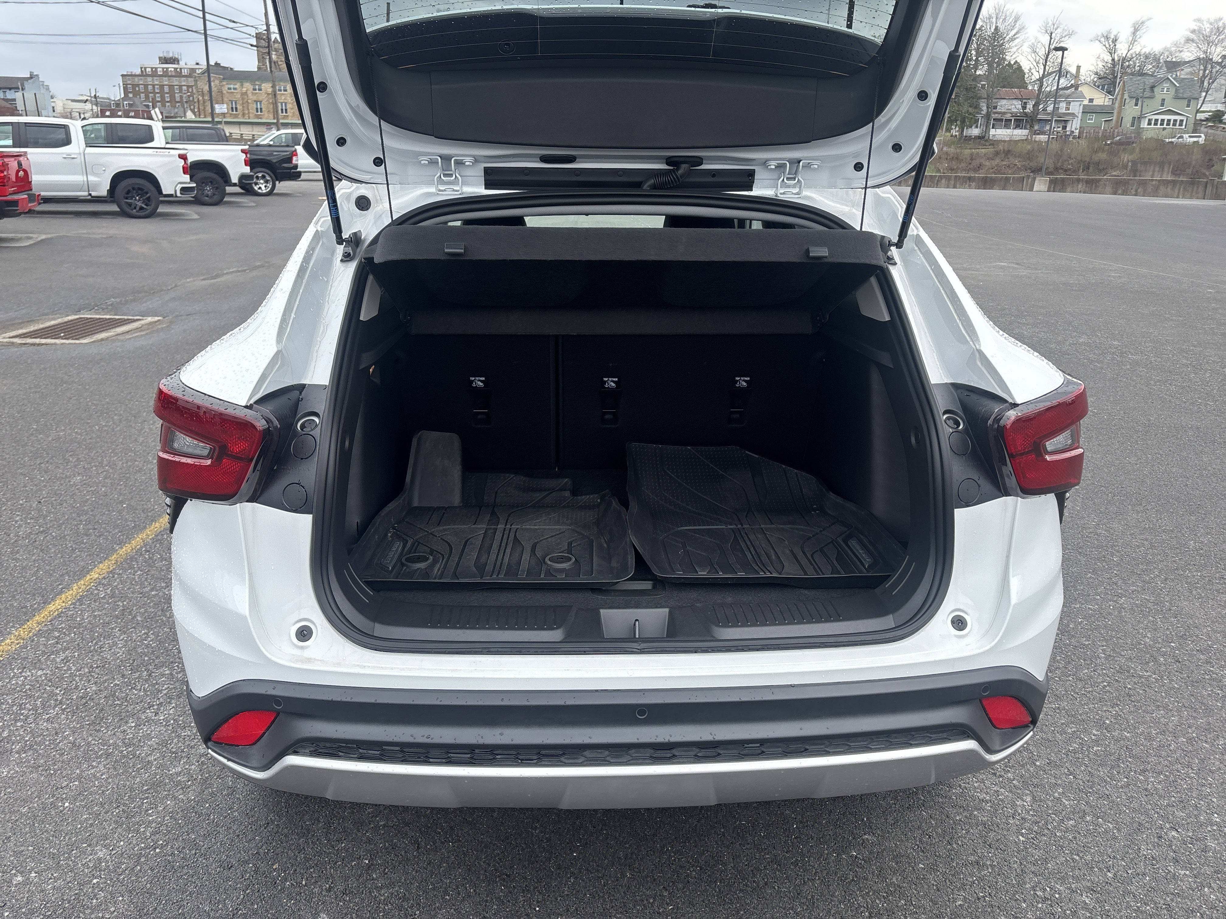 Used 2025 Chevrolet Trax LT w/ Driver Confidence Package image 5