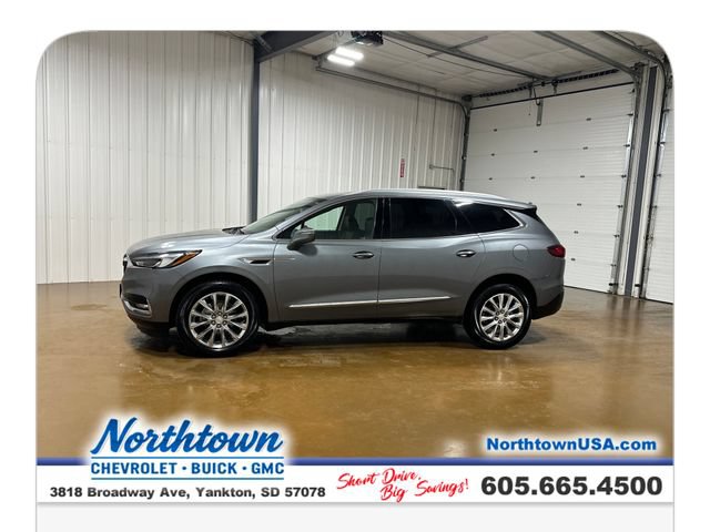 Used 2020 Buick Enclave Premium w/ Surround and Sites Package AWD/4WD image 2