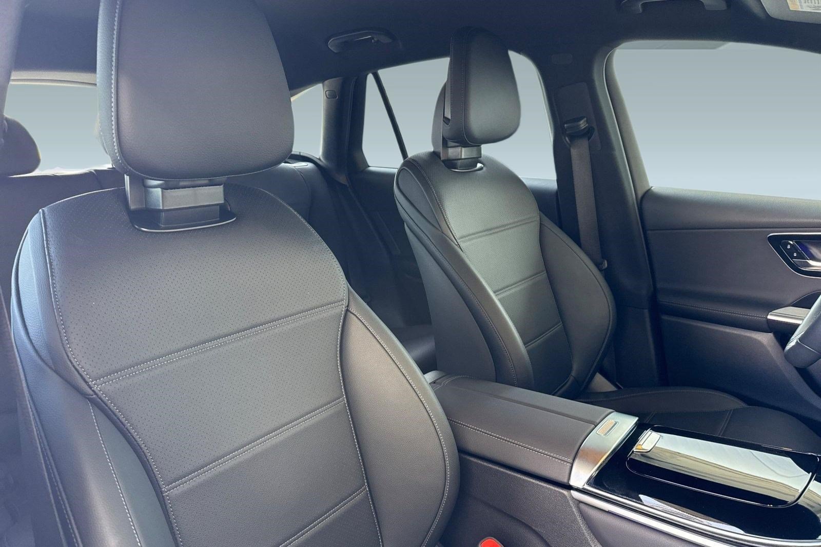 Certified 2025 Mercedes-Benz GLC 300 4MATIC image 34