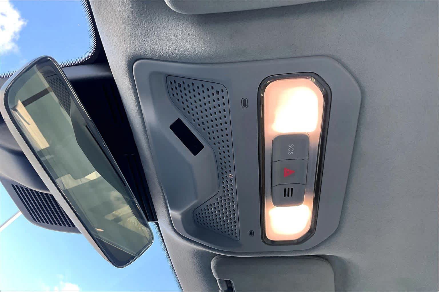 Used 2023 Rivian R1S Adventure AWD/4WD image 31