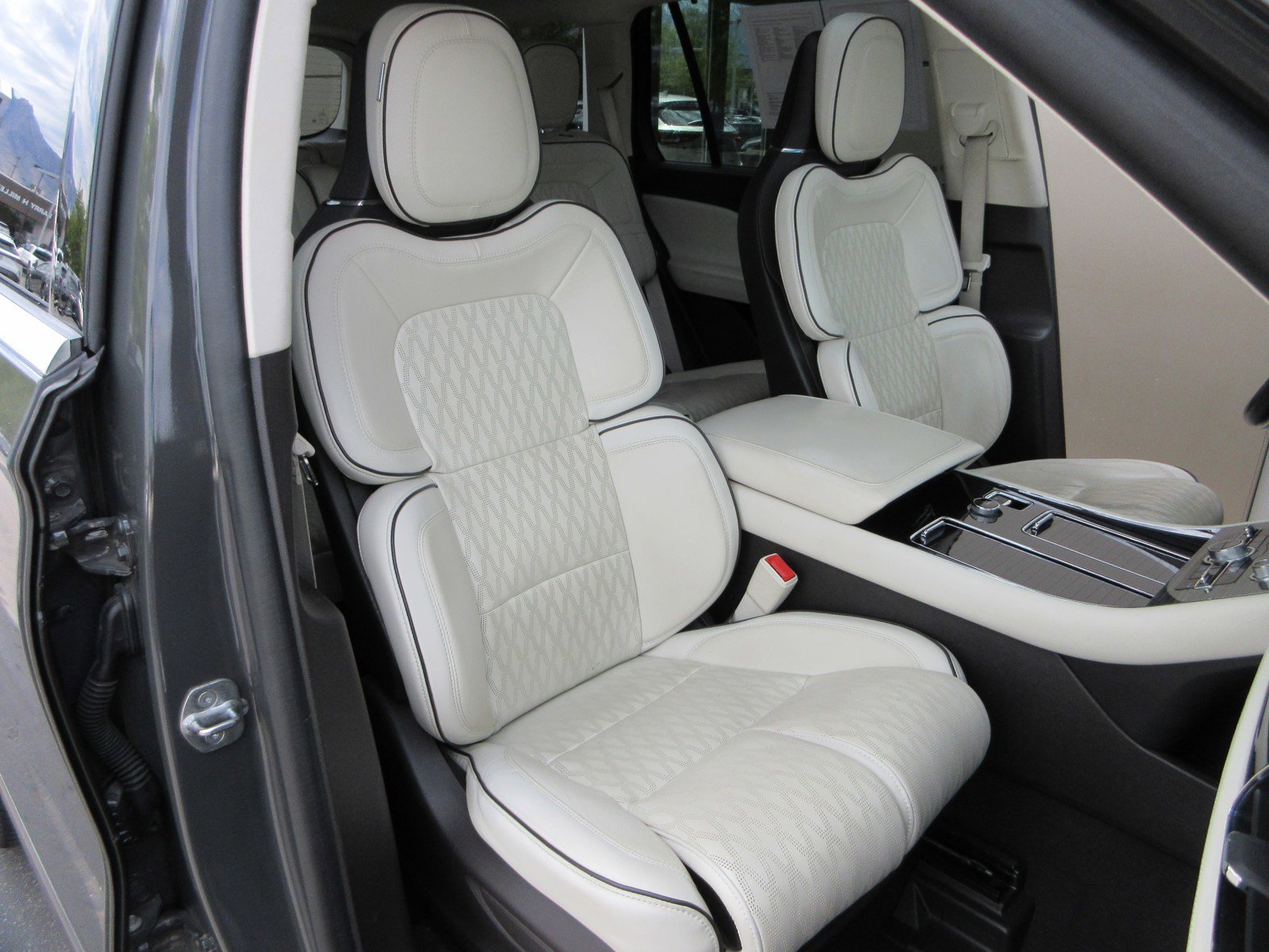 Used 2021 Lincoln Aviator Black Label w/ Dynamic Handling Package AWD/4WD image 30
