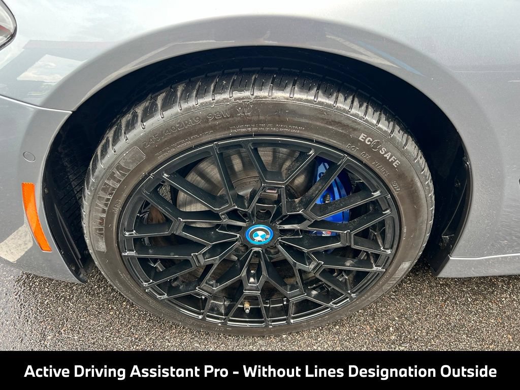 Used 2022 BMW 530e xDrive w/ Premium Package AWD/4WD image 16
