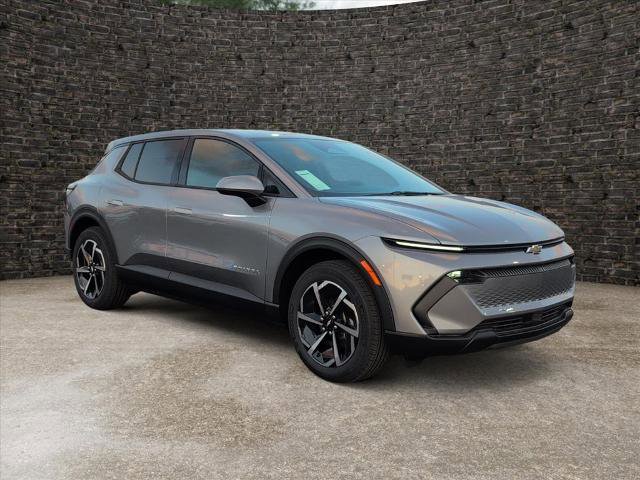 New 2026 Chevrolet Equinox EV LT image 2