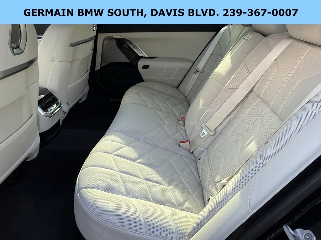 Certified 2025 BMW 760i xDrive w/ Executive Package image 16