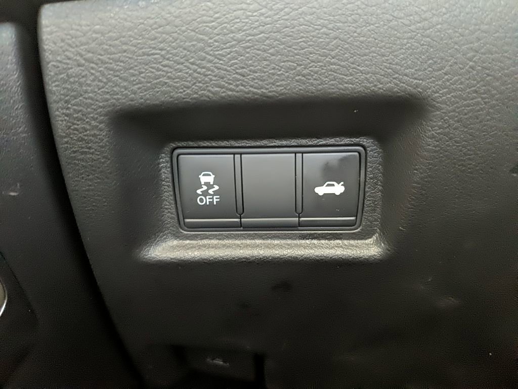 Used 2017 INFINITI Q50 3.0t Premium w/ 3.0T Premium Plus Package AWD/4WD image 28