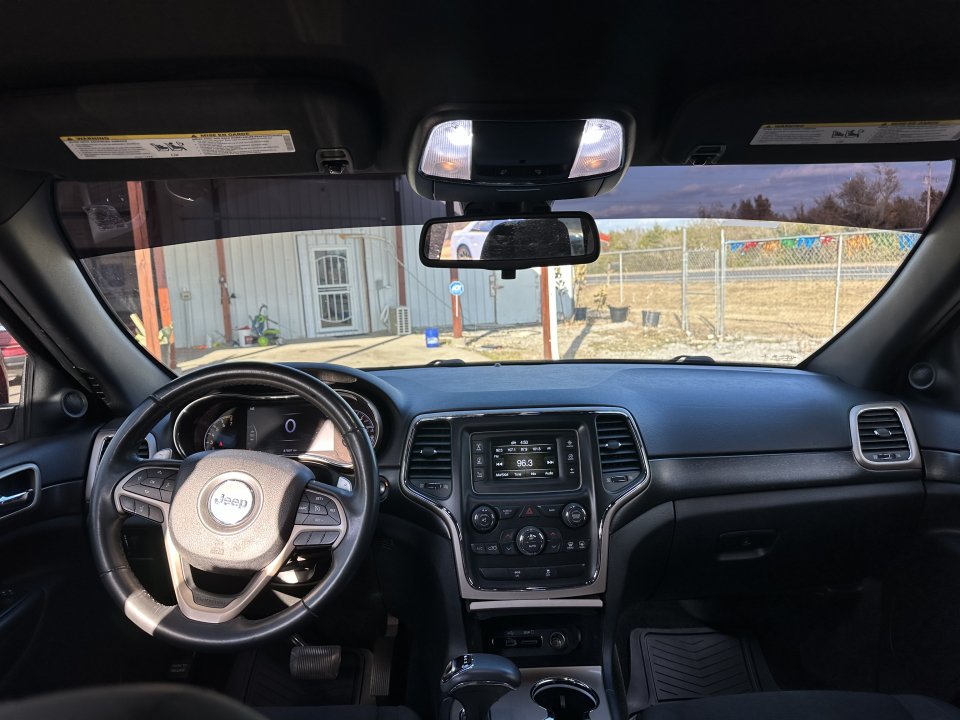 Used 2015 Jeep Grand Cherokee Laredo w/ Quick Order Package 23E RWD image 10