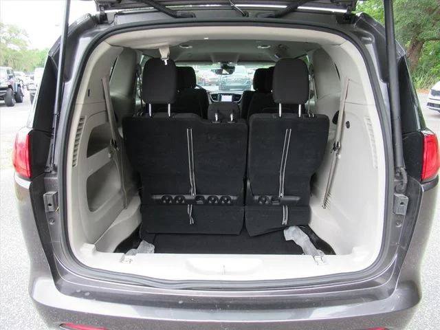Certified 2023 Chrysler Voyager LX FWD image 33