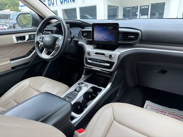Used 2023 Ford Explorer XLT w/ Equipment Group 202A AWD/4WD image 33
