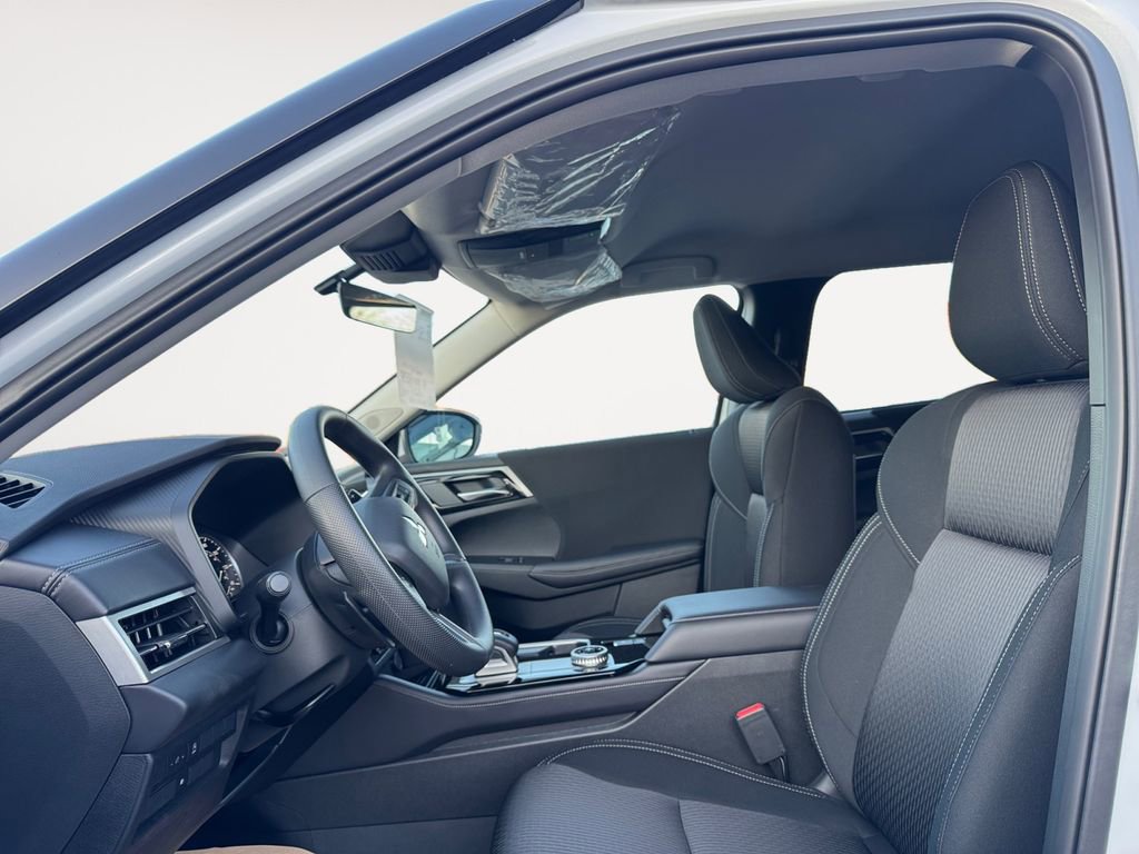 New 2026 Mitsubishi Outlander ES AWD/4WD image 9